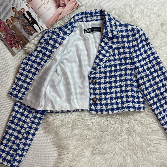 Zara Women's Blue and Cream Patterned Blazer - Picture 4 of 9